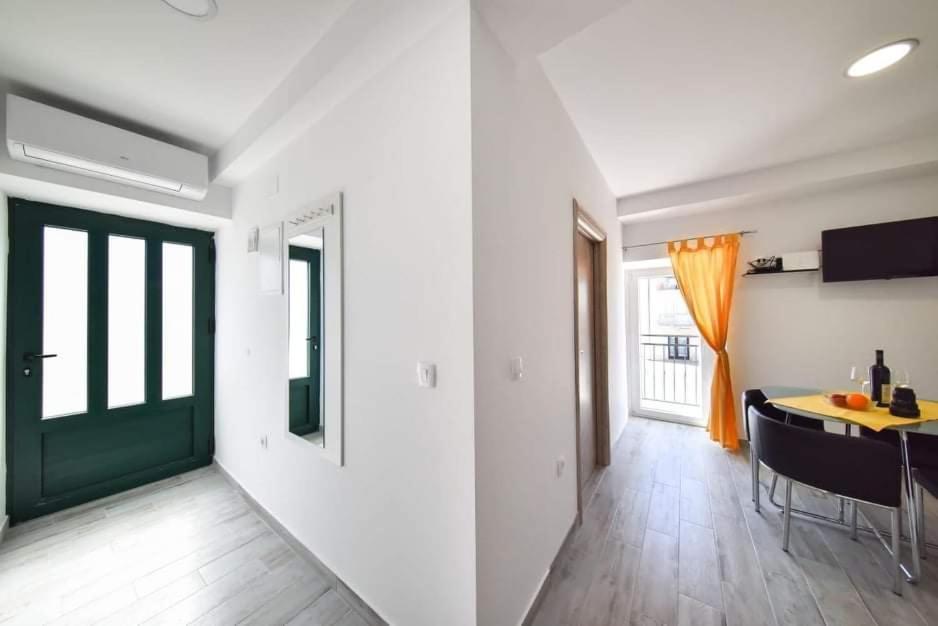 Appartement Kuca Za Odmor Megi à Posedarje Extérieur photo