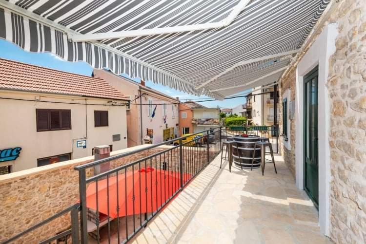 Appartement Kuca Za Odmor Megi à Posedarje Extérieur photo